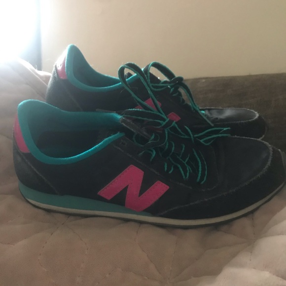 New Balance sneaks - Picture 3 of 6